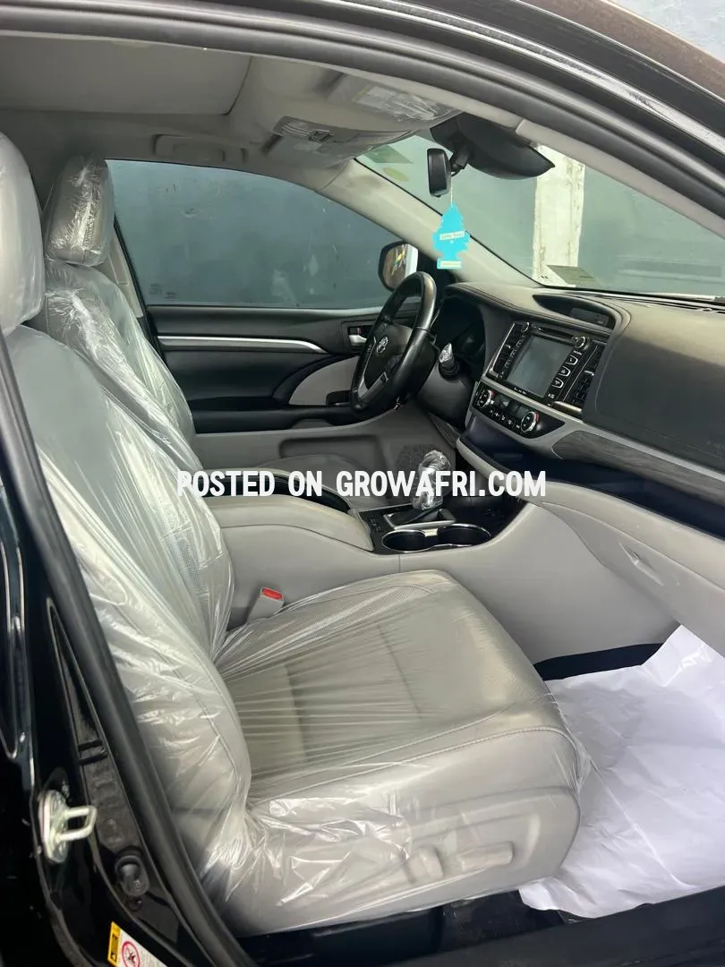 Foreign Used 2019 Toyota Highlander Limited Full Option 