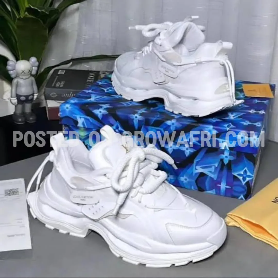 Shoe