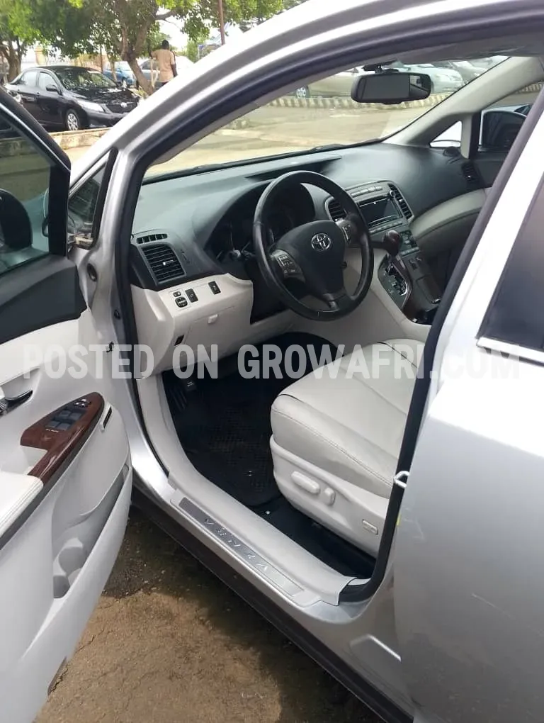 Toyota Venza 2011