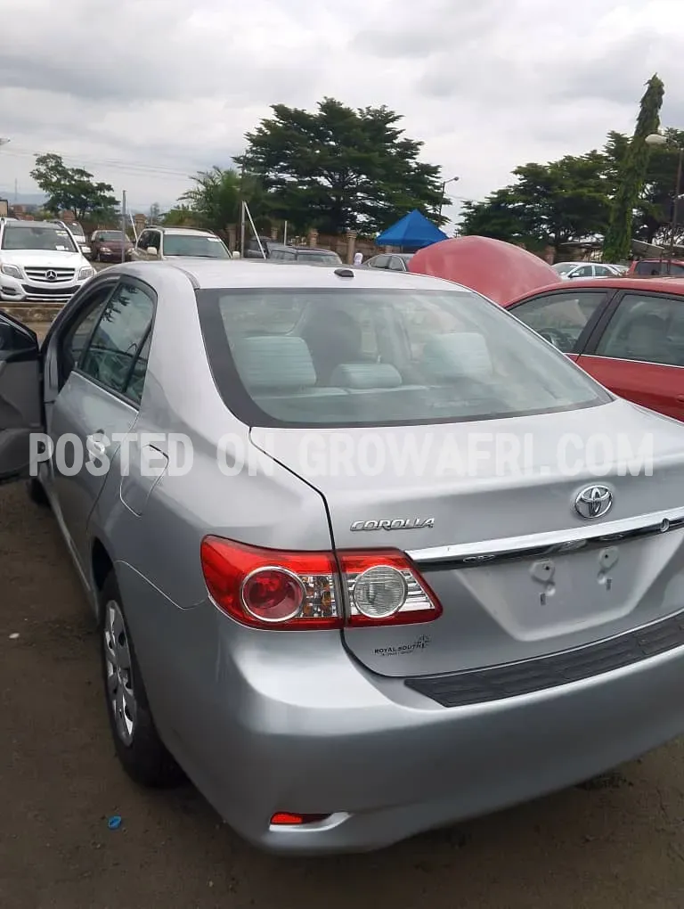 Toyota Corolla 2013 LE 6 plug