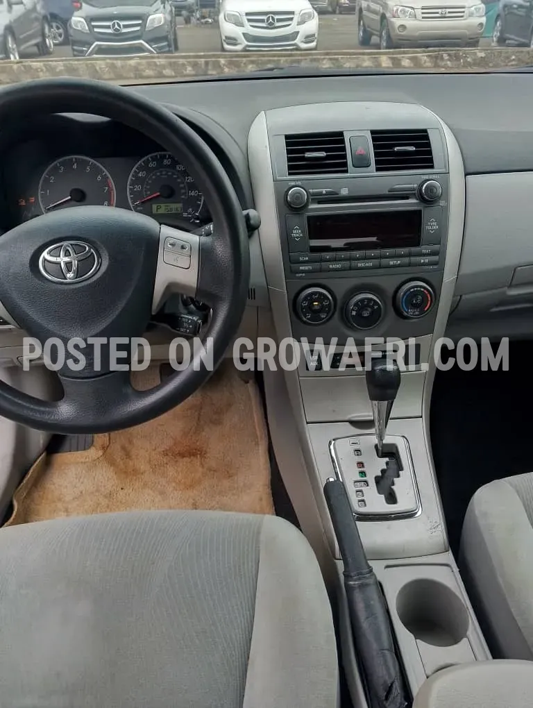 Toyota Corolla 2013 LE 6 plug