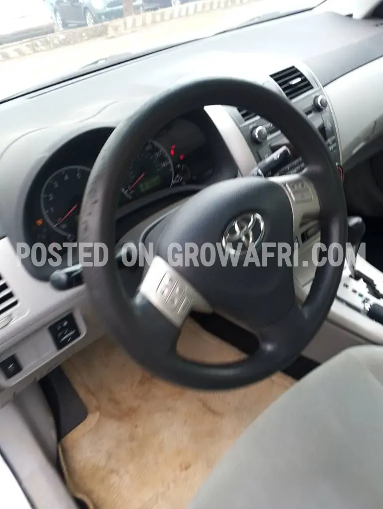 Toyota Corolla 2013 LE 6 plug