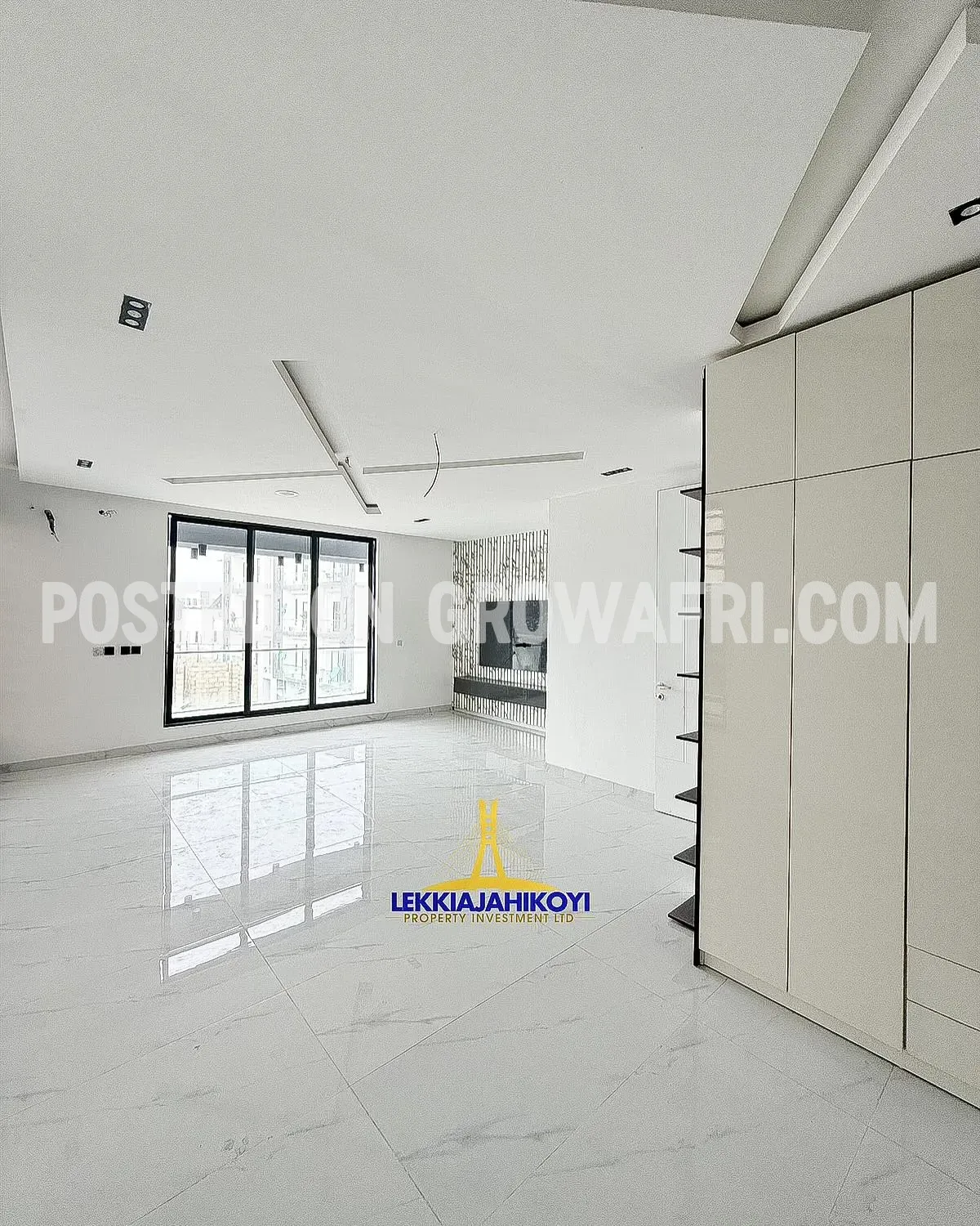  Modern 5 bedroom fully detached house with en-suite bedrooms.