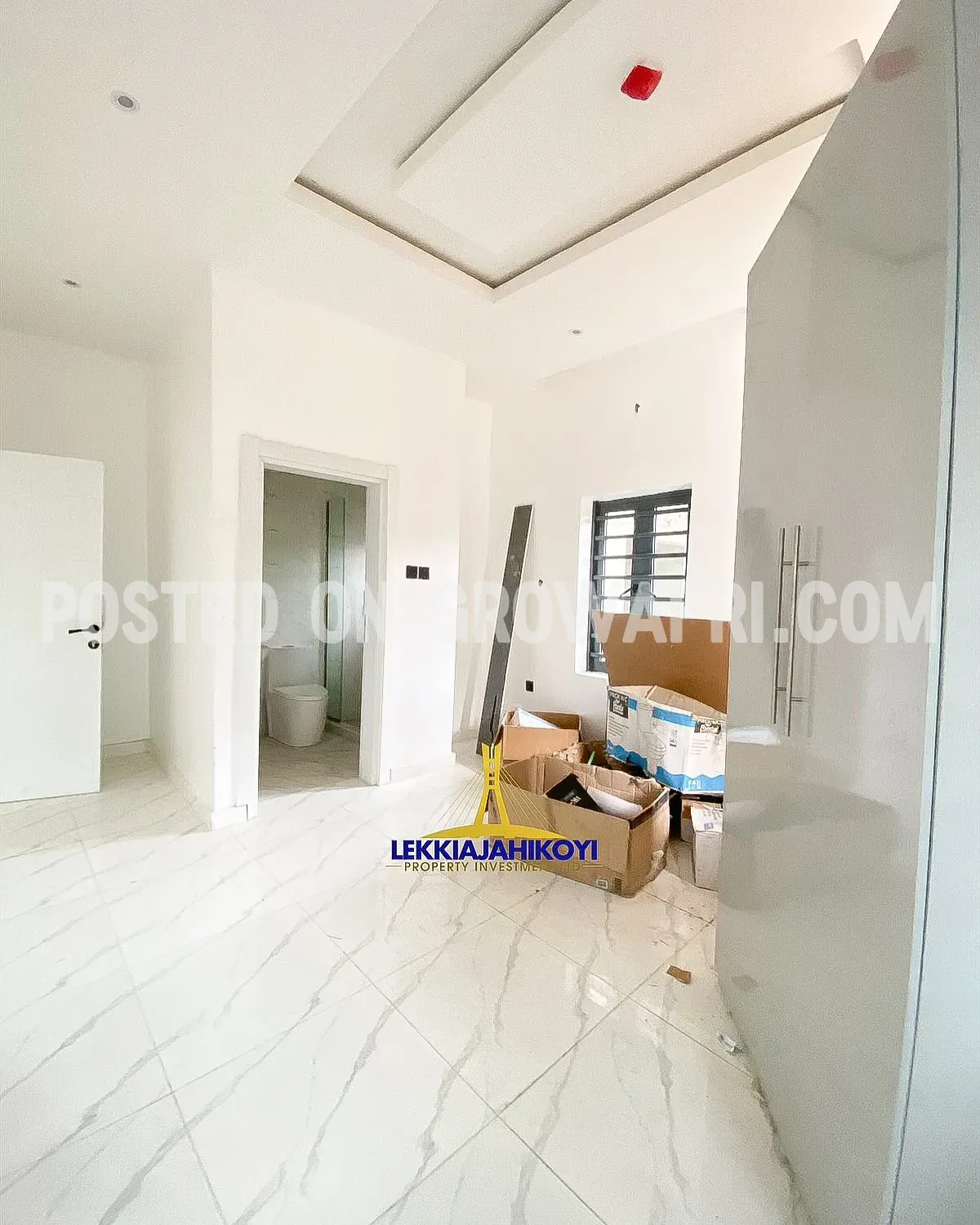 Units of 3 bedroom apartments with en-suite bedrooms.
