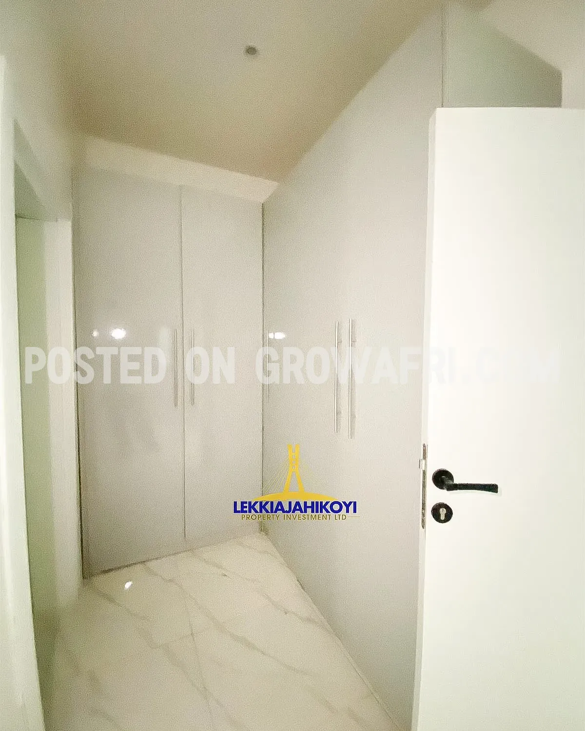 Units of 3 bedroom apartments with en-suite bedrooms.