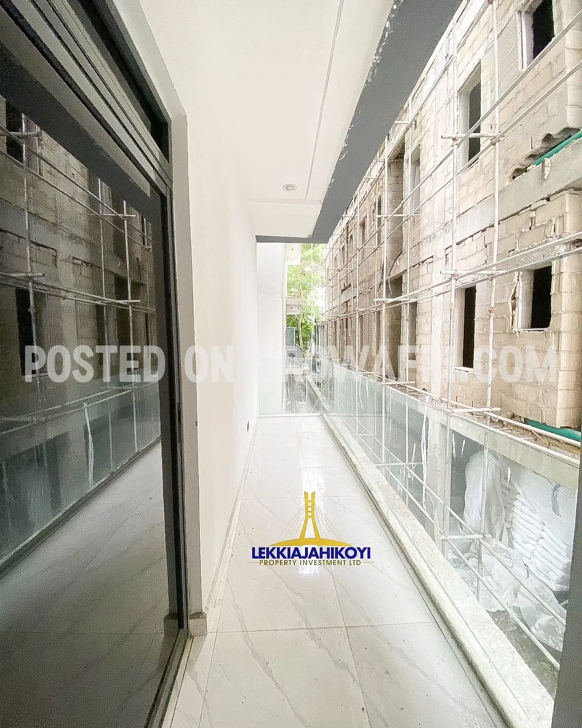 Units of 3 bedroom apartments with en-suite bedrooms.