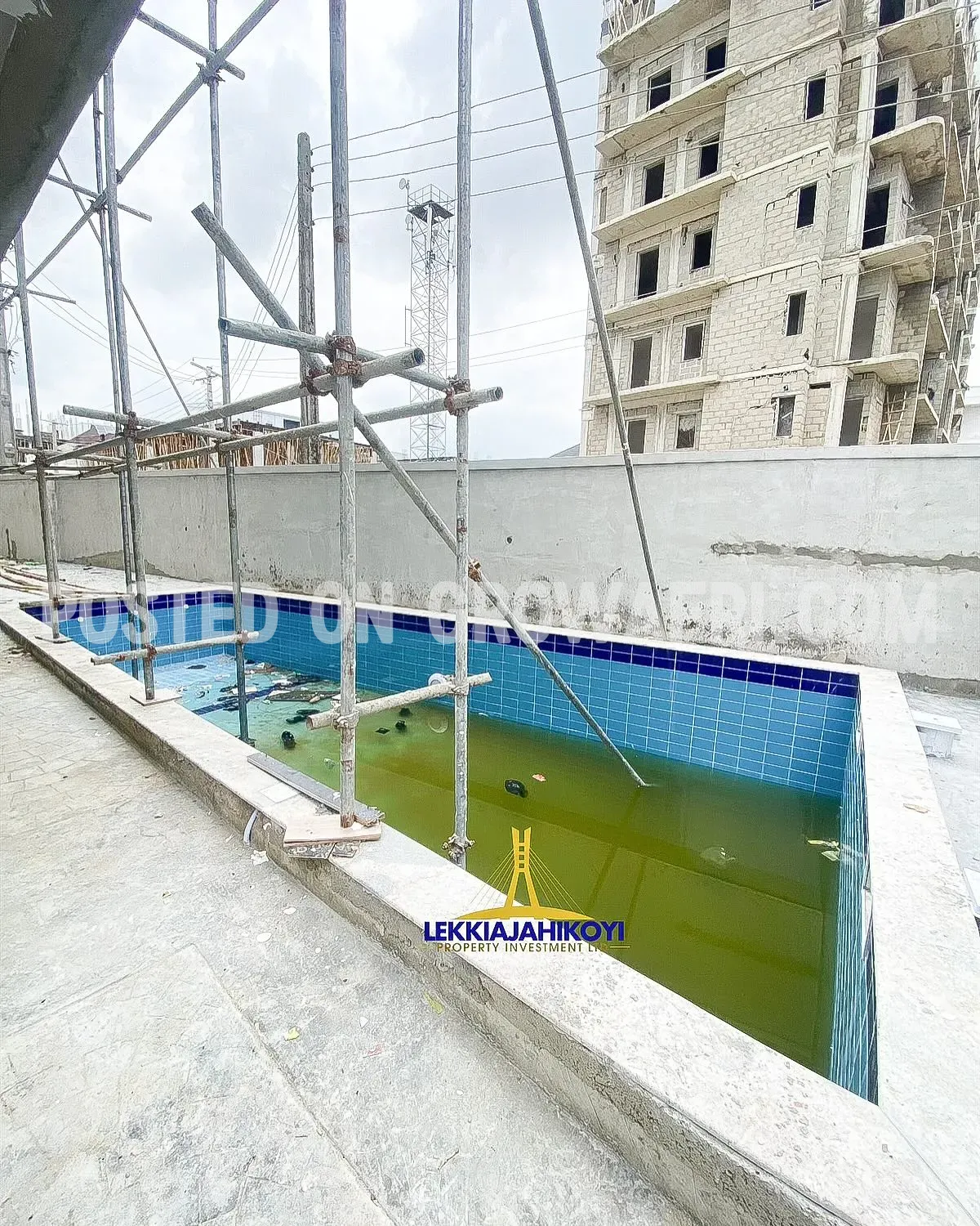 Units of 3 bedroom apartments with en-suite bedrooms.