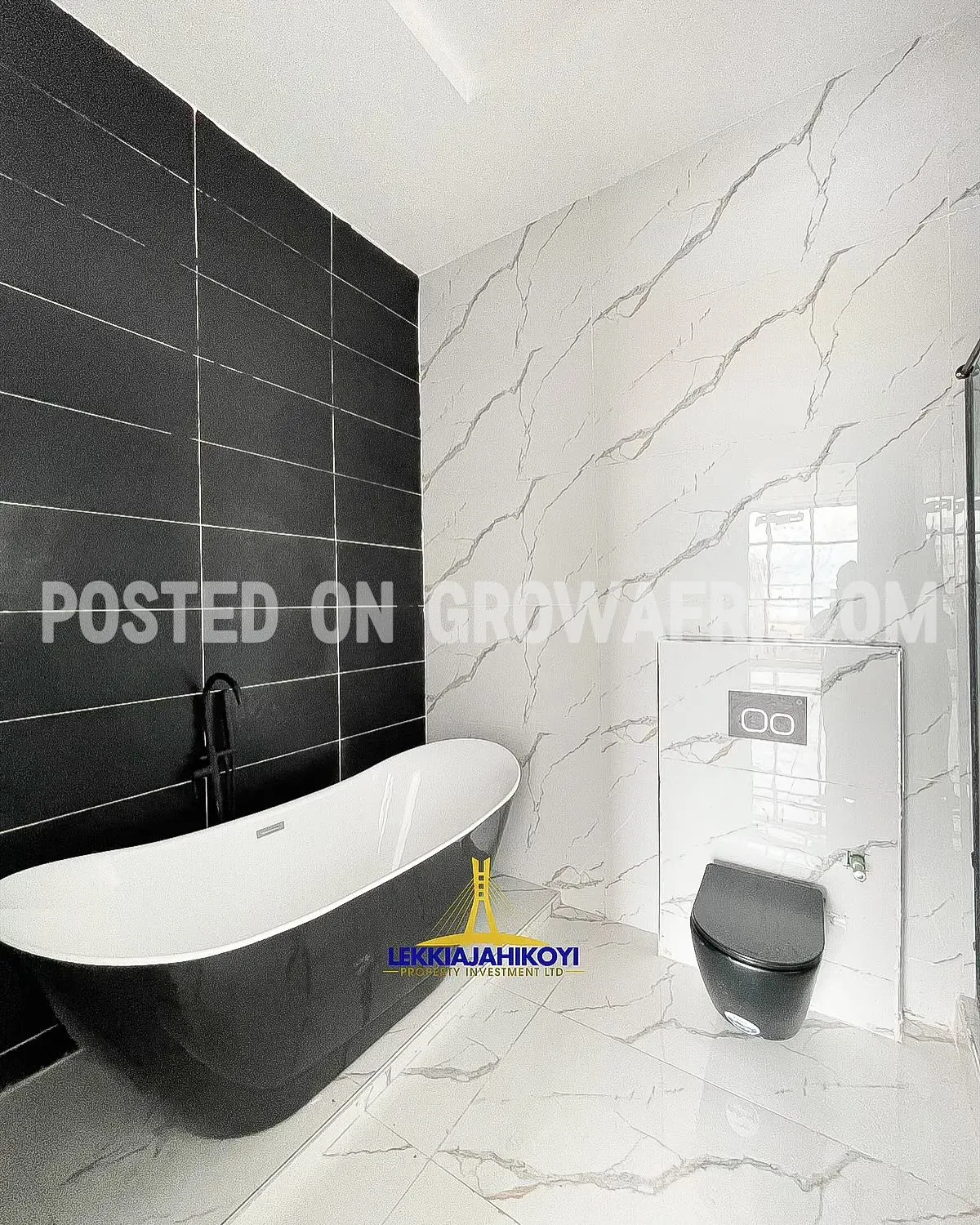 5 bedroom fully detached house with en-suite bedrooms.