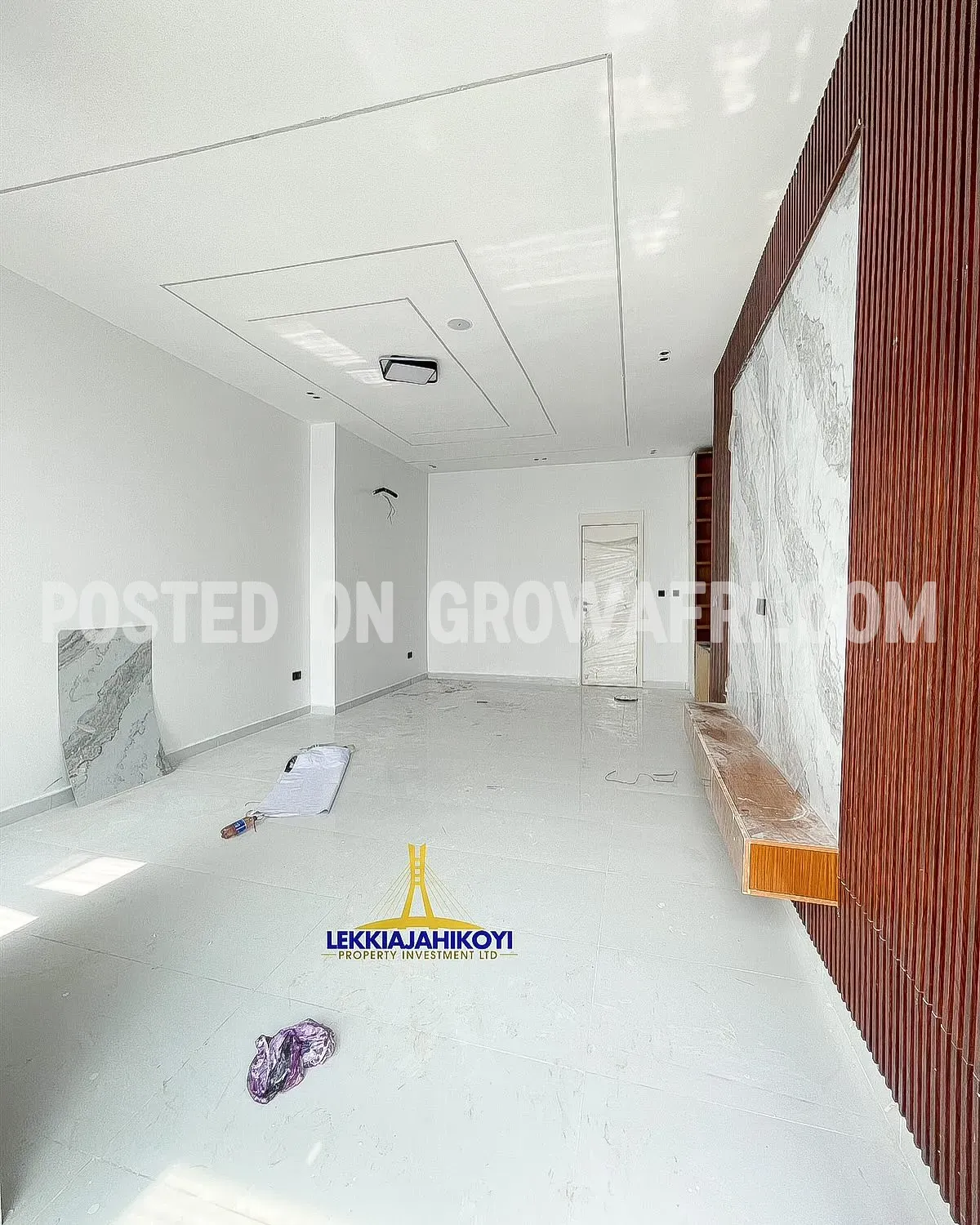 Modern 5 bedroom fully detached house with en-suite bedrooms