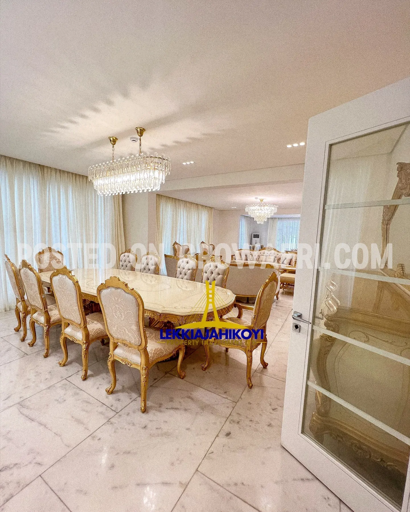 Waterfront Super luxurious and fully furnished and automated 6 bedroom mansion with large en-suite bedrooms.