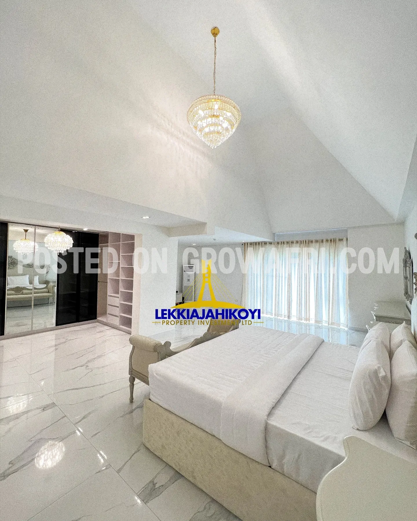 Waterfront Super luxurious and fully furnished and automated 6 bedroom mansion with large en-suite bedrooms.