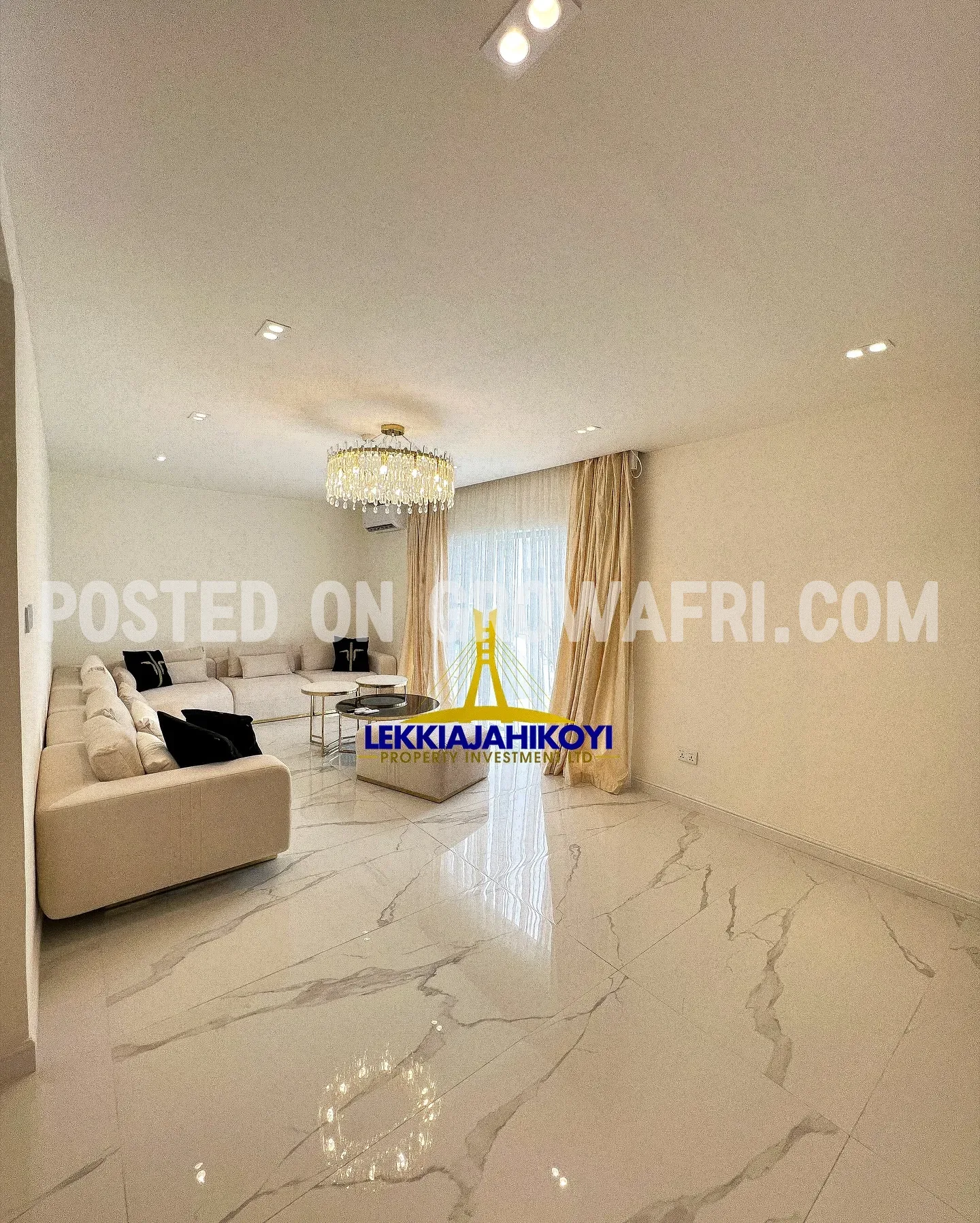 Waterfront Super luxurious and fully furnished and automated 6 bedroom mansion with large en-suite bedrooms.