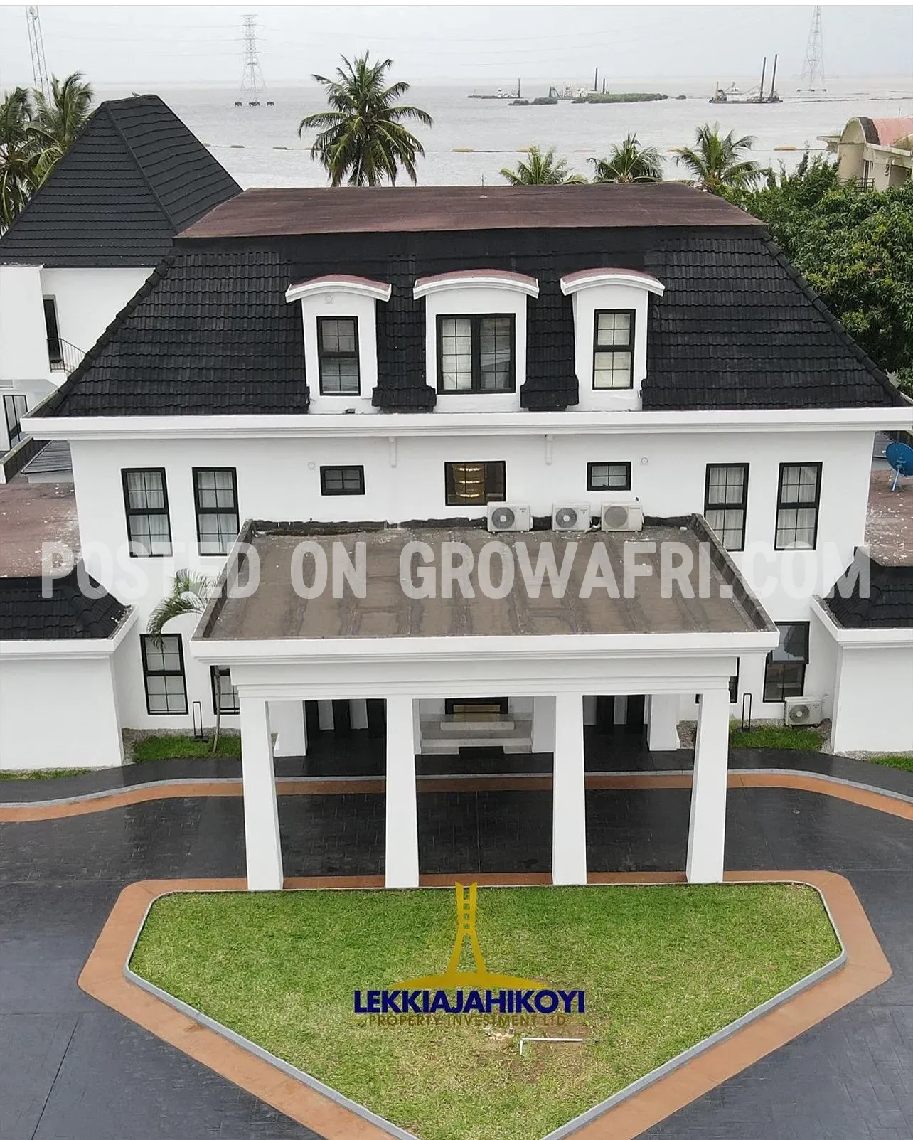 Waterfront Super luxurious and fully furnished and automated 6 bedroom mansion with large en-suite bedrooms.