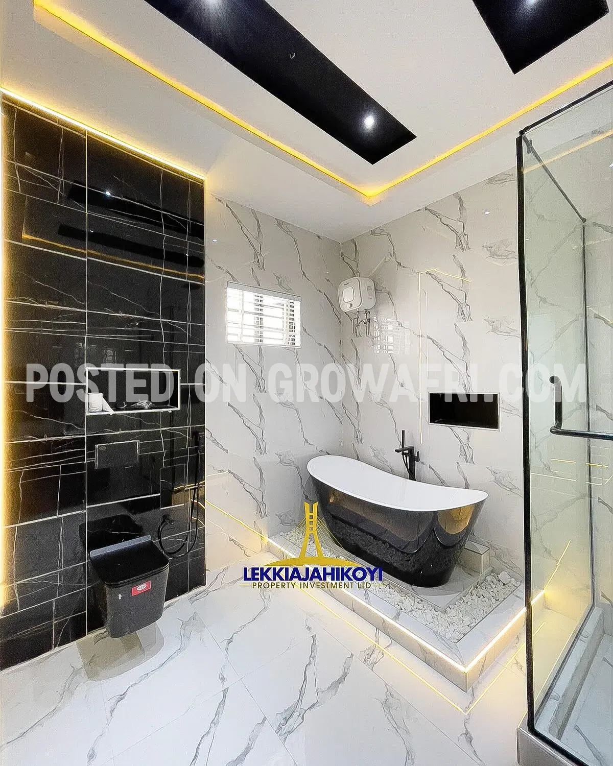 Modern 5 bedroom fully detached house with en-suite bedrooms.