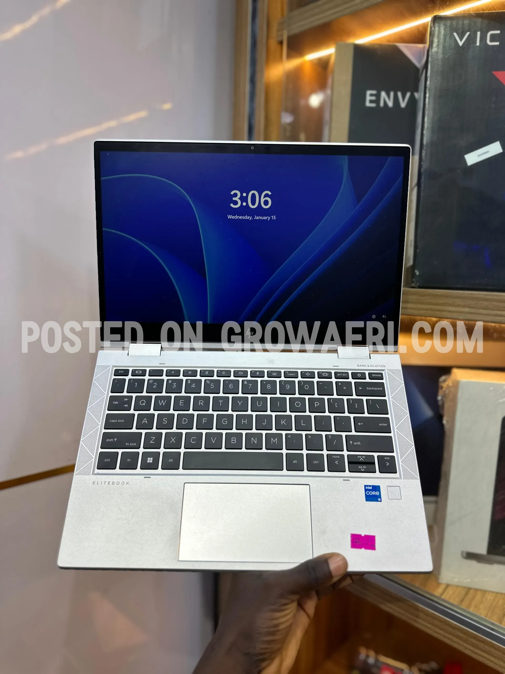 HP Elitebook 830 huhG8 X360 Intel Core i5–1135G7 @ 2.4Ghz 16gb Ram 512gb SSD 11th Generation  Intel Iris Xe Graphics
