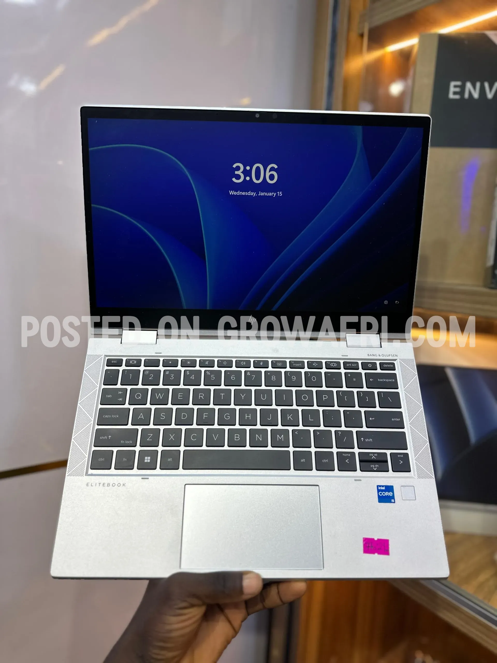 HP Elitebook 830 huhG8 X360 Intel Core i5–1135G7 @ 2.4Ghz 16gb Ram 512gb SSD 11th Generation  Intel Iris Xe Graphics