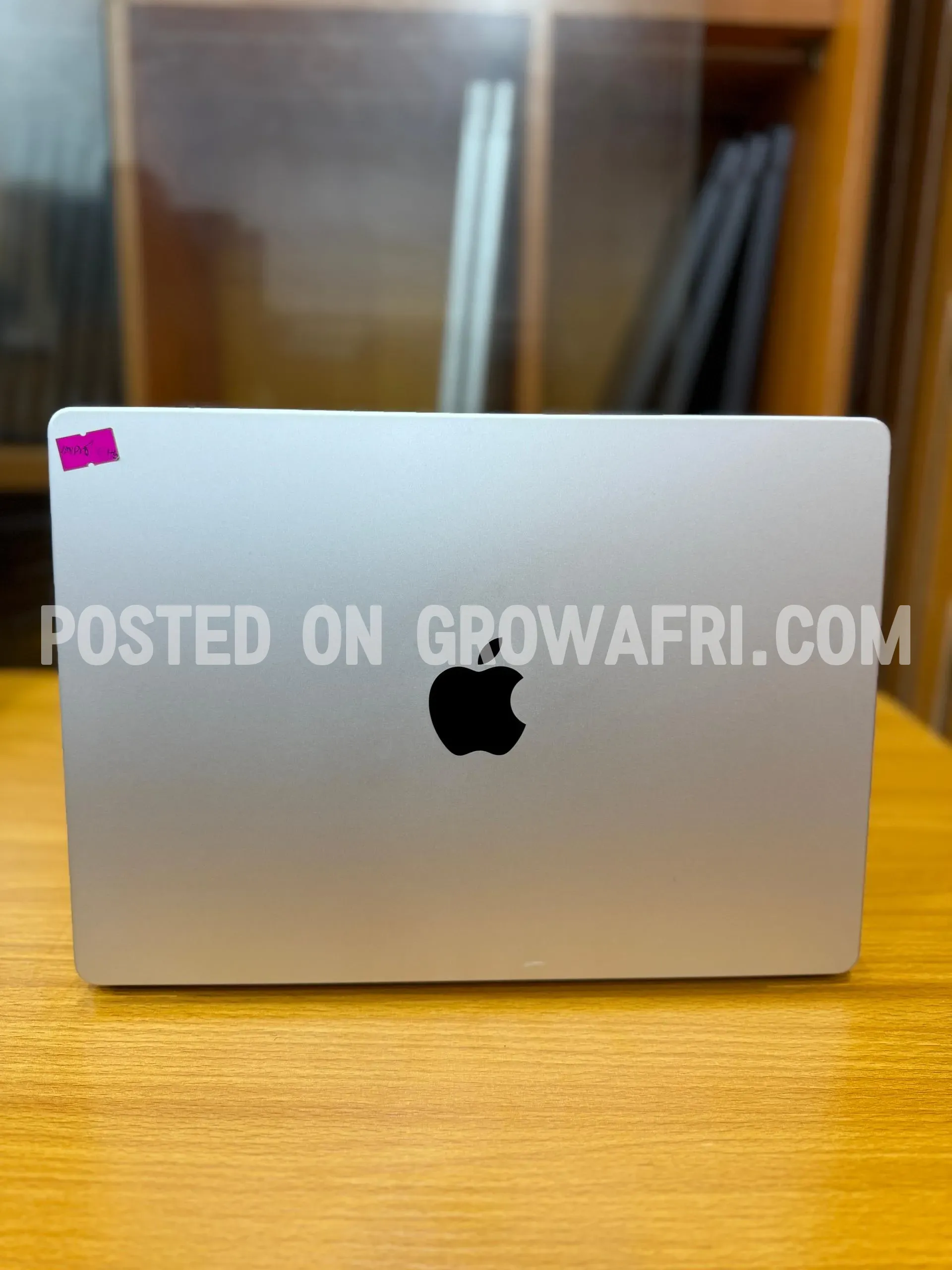 Macbook Pro 2021  M1Pro Chip 10Core CPU; 16core GPU 16gb Ram 1TB SSD