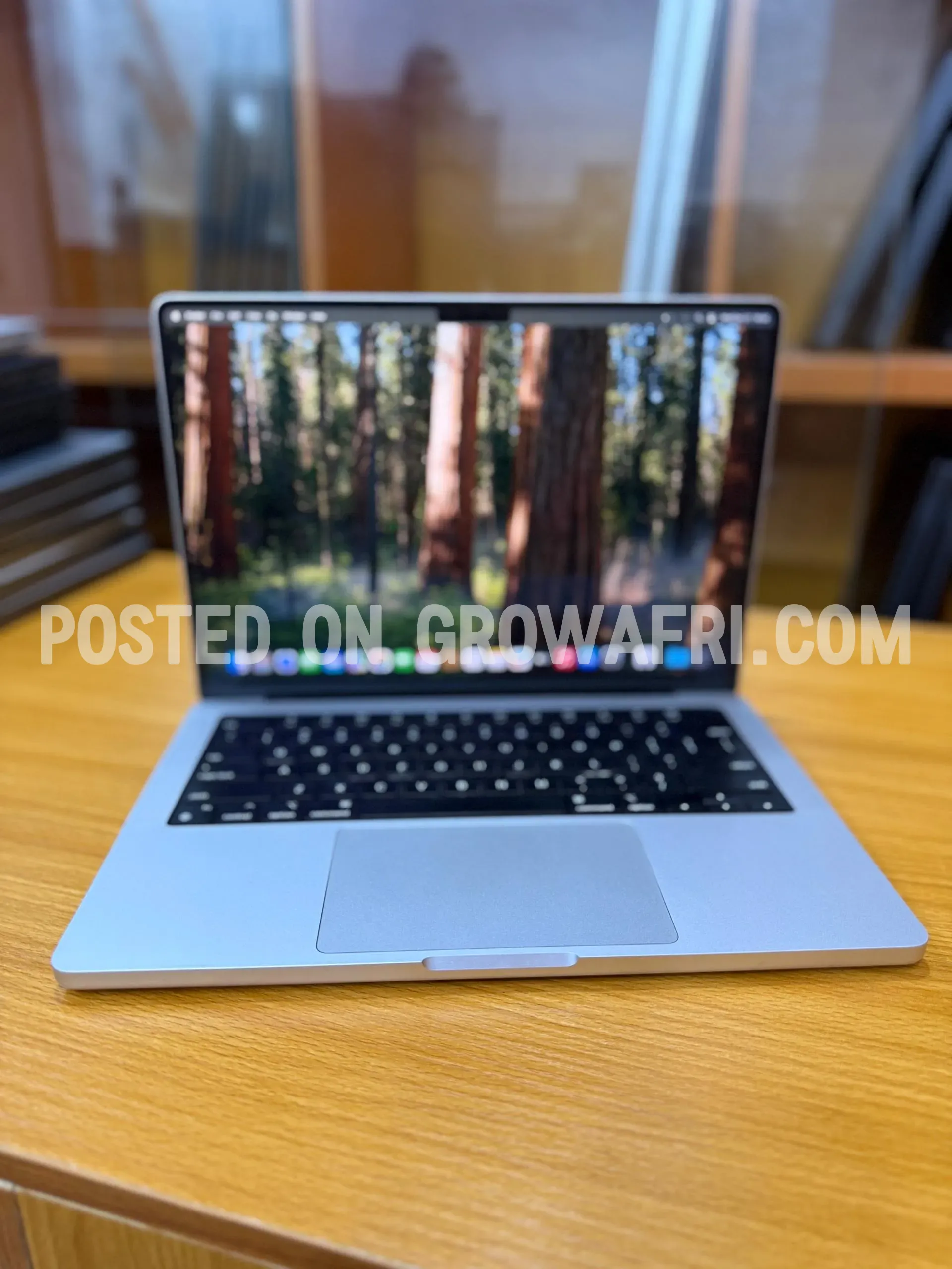 Macbook Pro 2021  M1Pro Chip 10Core CPU; 16core GPU 16gb Ram 1TB SSD