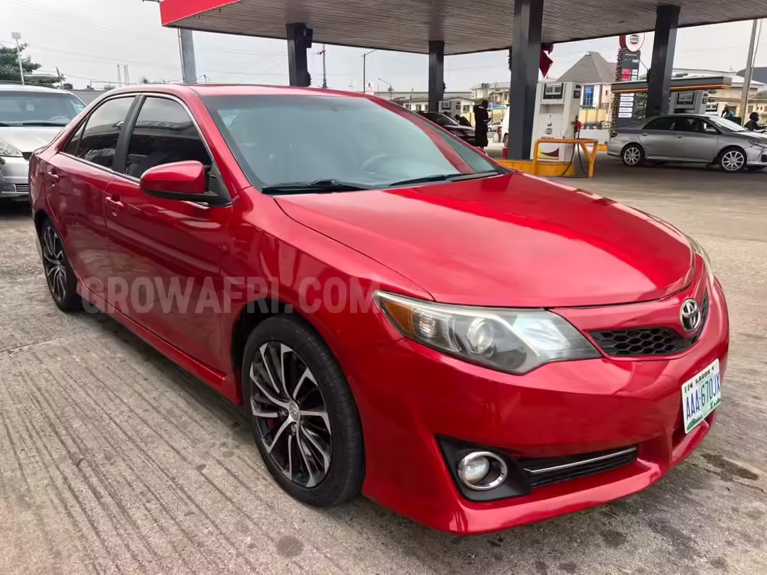 Pre-owned 2013 Camry SE 4Plugs 