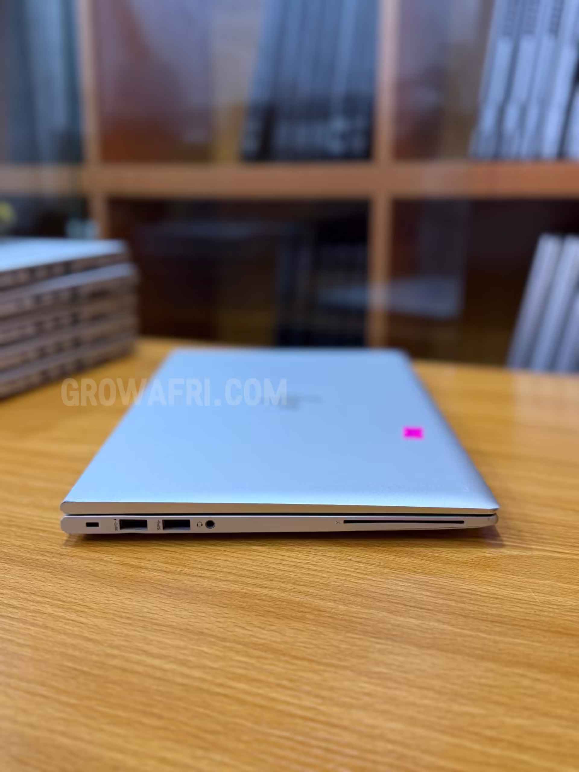 HP Elitebook 830 G7 Touchscreen  Intel Core i7-10810U @ 4.9Ghz (12CPUs) 16gb Ram; 512gb SSD